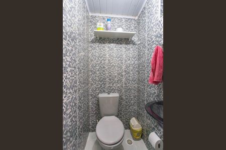 Casa à venda com 185m², 3 quartos e 2 vagas Casa à venda com 185m², 3 quartos e 2 vagasBanheiro da garagem