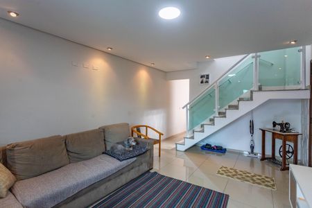 Casa à venda com 185m², 3 quartos e 2 vagas Casa à venda com 185m², 3 quartos e 2 vagasSala