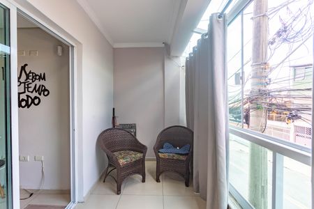 Casa à venda com 185m², 3 quartos e 2 vagas Casa à venda com 185m², 3 quartos e 2 vagasVaranda