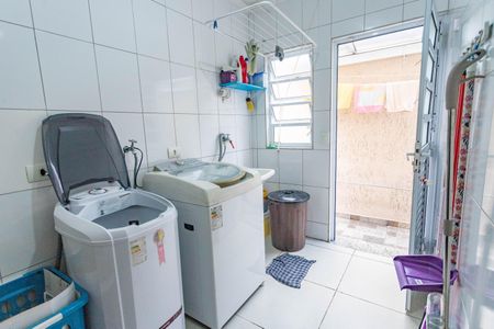 Casa à venda com 185m², 3 quartos e 2 vagas Casa à venda com 185m², 3 quartos e 2 vagasÁrea de serviço