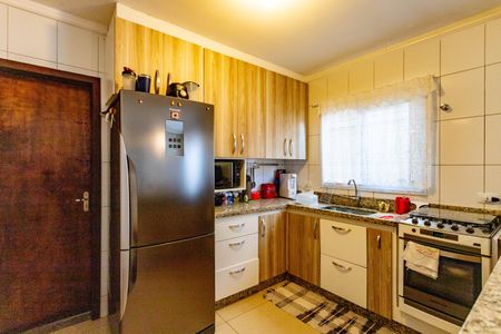 Casa à venda com 185m², 3 quartos e 2 vagas Casa à venda com 185m², 3 quartos e 2 vagasCozinha