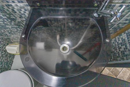 Casa à venda com 185m², 3 quartos e 2 vagas Casa à venda com 185m², 3 quartos e 2 vagasBanheiro da garagem