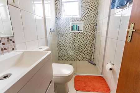 Casa à venda com 185m², 3 quartos e 2 vagas Casa à venda com 185m², 3 quartos e 2 vagasBanheiro social