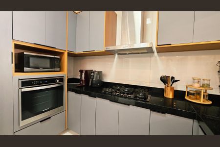 Casa de condomínio à venda com 138m², 3 quartos e 4 vagas