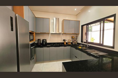 Casa de condomínio à venda com 138m², 3 quartos e 4 vagas