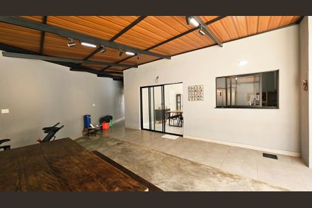 Casa de condomínio à venda com 138m², 3 quartos e 4 vagas