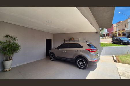 Casa de condomínio à venda com 138m², 3 quartos e 4 vagas