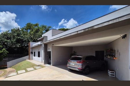 Casa de condomínio à venda com 138m², 3 quartos e 4 vagas