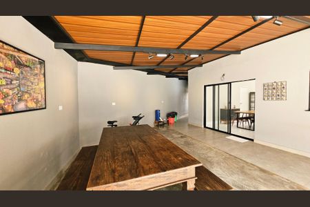 Casa de condomínio à venda com 138m², 3 quartos e 4 vagas