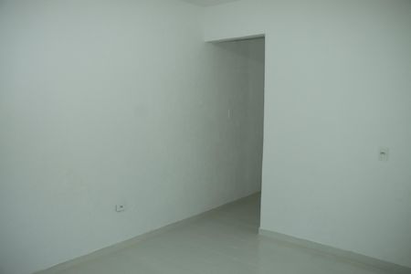 Casa para alugar com 1 quarto, 40m² em Jardim Irapiranga, Embu das Artes