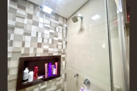 Apartamento à venda com 59m², 2 quartos e 1 vaga Apartamento à venda com 59m², 2 quartos e 1 vagaBanheiro 1