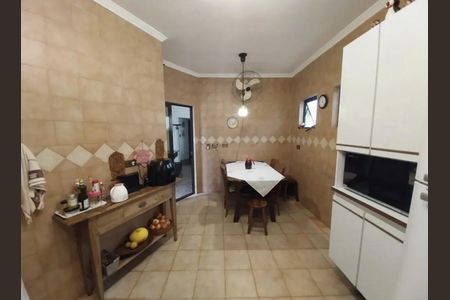 Casa à venda com 250m², 4 quartos e 5 vagasFoto 05