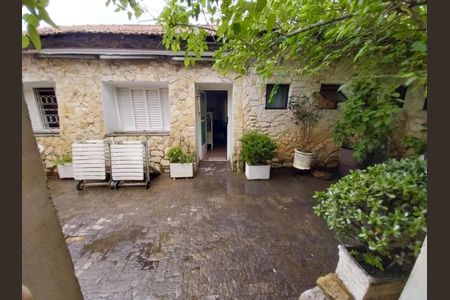 Casa à venda com 250m², 4 quartos e 5 vagasFoto 01