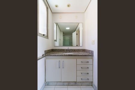 Apartamento para alugar com 127m², 4 quartos e 2 vagas