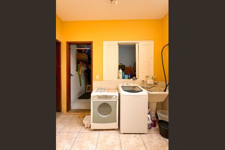 Casa à venda com 147m², 3 quartos e 2 vagas Casa à venda com 147m², 3 quartos e 2 vagasÁrea de Serviço