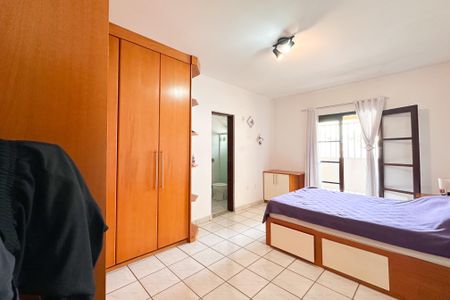 Casa à venda com 147m², 3 quartos e 2 vagas Casa à venda com 147m², 3 quartos e 2 vagasSuíte