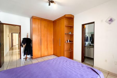 Casa à venda com 147m², 3 quartos e 2 vagas Casa à venda com 147m², 3 quartos e 2 vagasSuíte