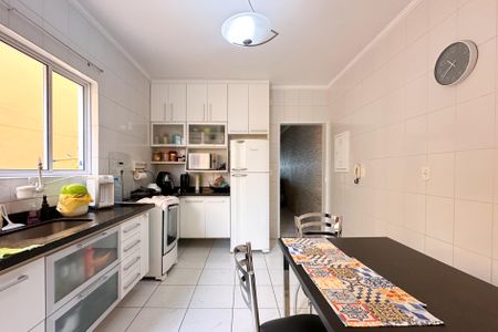 Casa à venda com 147m², 3 quartos e 2 vagas Casa à venda com 147m², 3 quartos e 2 vagasCozinha