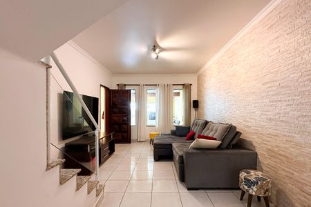 Casa à venda com 147m², 3 quartos e 2 vagas Casa à venda com 147m², 3 quartos e 2 vagasSala