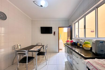 Casa à venda com 147m², 3 quartos e 2 vagas Casa à venda com 147m², 3 quartos e 2 vagasCozinha