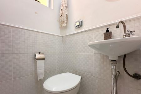 Casa à venda com 147m², 3 quartos e 2 vagas Casa à venda com 147m², 3 quartos e 2 vagasLavabo