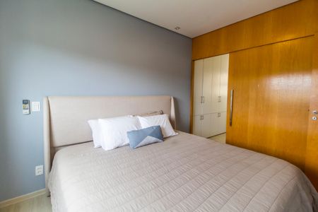 Apartamento à venda com 133m², 3 quartos e 2 vagas Apartamento à venda com 133m², 3 quartos e 2 vagasSuíte 1