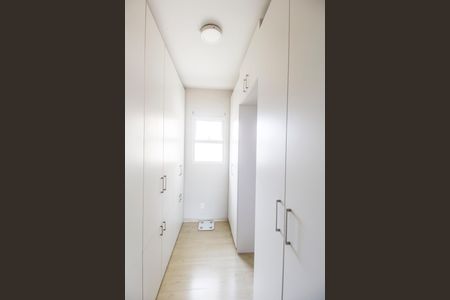 Apartamento à venda com 133m², 3 quartos e 2 vagas Apartamento à venda com 133m², 3 quartos e 2 vagasCloset da suíte