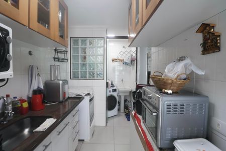 Apartamento para alugar com 74m², 2 quartos e 2 vagasCozinha