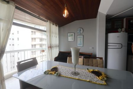 Apartamento para alugar com 74m², 2 quartos e 2 vagasSala