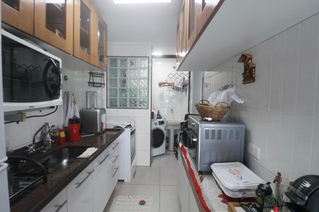 Apartamento para alugar com 74m², 2 quartos e 2 vagasCozinha