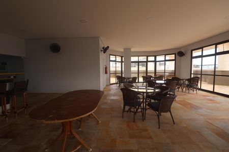 Apartamento para alugar com 74m², 2 quartos e 2 vagasÁrea comum - Salão de festas