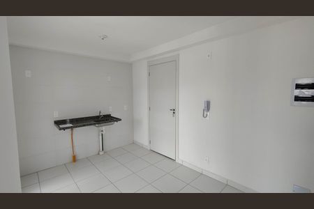 Sala e cozinha de apartamento para alugar com 2 quartos, 34m² em Vila Brasil, São Paulo