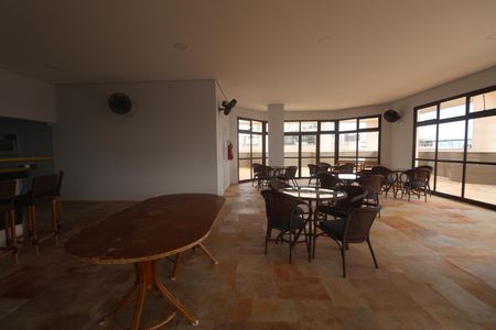 Apartamento para alugar com 75m², 2 quartos e 2 vagasÁrea comum - Salão de festas