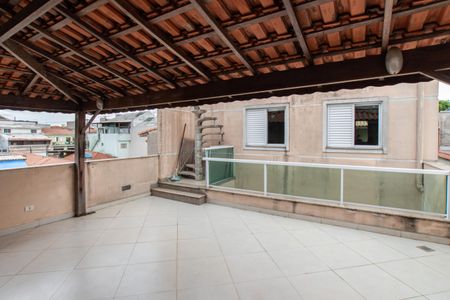 Casa à venda com 250m², 3 quartos e 2 vagas Casa à venda com 250m², 3 quartos e 2 vagasTerraço