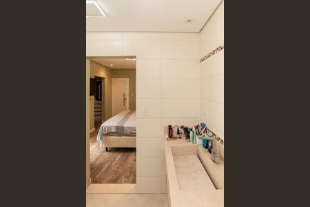 Casa à venda com 250m², 3 quartos e 2 vagas Casa à venda com 250m², 3 quartos e 2 vagasBanheiro da Suíte