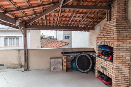 Casa à venda com 250m², 3 quartos e 2 vagas Casa à venda com 250m², 3 quartos e 2 vagasTerraço