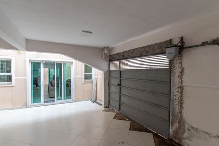 Casa à venda com 250m², 3 quartos e 2 vagas Casa à venda com 250m², 3 quartos e 2 vagasGaragem