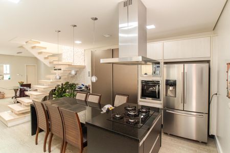 Casa à venda com 250m², 3 quartos e 2 vagas Casa à venda com 250m², 3 quartos e 2 vagasCozinha