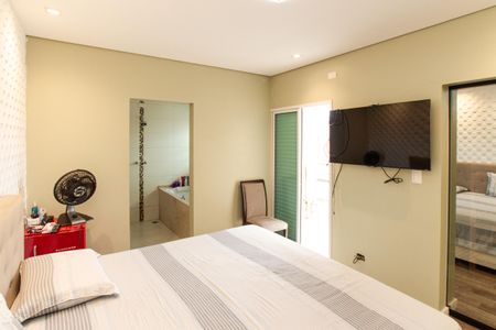 Casa à venda com 250m², 3 quartos e 2 vagas Casa à venda com 250m², 3 quartos e 2 vagasSuíte