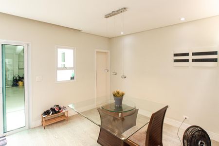 Sala de casa à venda com 3 quartos, 250m² em Vila Gustavo, São Paulo