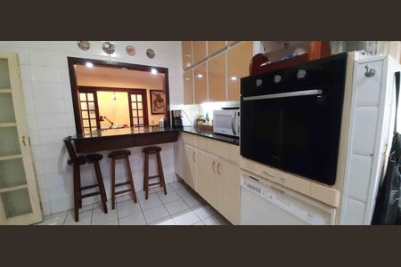 Casa para alugar com 200m², 4 quartos e 3 vagas