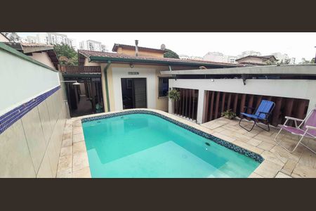 Casa para alugar com 200m², 4 quartos e 3 vagas