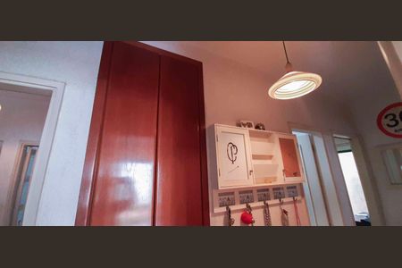 Casa para alugar com 200m², 4 quartos e 3 vagas Casa para alugar com 200m², 4 quartos e 3 vagasRoupeiro do Corredor