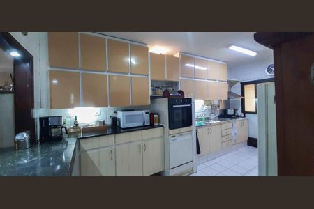 Casa para alugar com 200m², 4 quartos e 3 vagas Casa para alugar com 200m², 4 quartos e 3 vagasCozinha