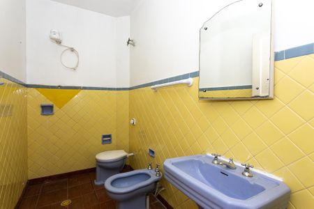 Casa à venda com 138m², 2 quartos e 1 vagaBanheiro