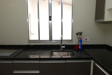 Casa para alugar com 110m², 2 quartos e 1 vagaCozinha