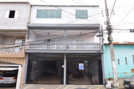 Casa para alugar com 110m², 2 quartos e 1 vagaFachada do imóvel - Placa instalada no portão do imóvel - Código da placa: YEQA-95