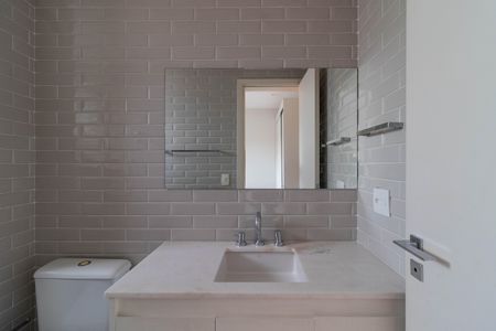 Apartamento à venda com 137m², 3 quartos e 3 vagasBanheiro da Suíte 1