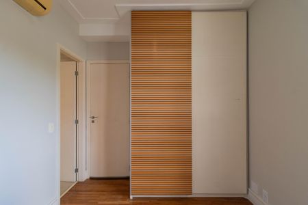 Apartamento à venda com 137m², 3 quartos e 3 vagasSuíte 2