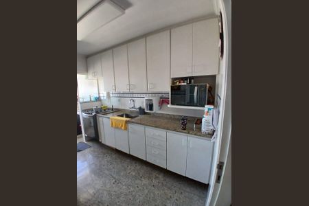 Apartamento à venda com 120m², 2 quartos e 2 vagasCozinha